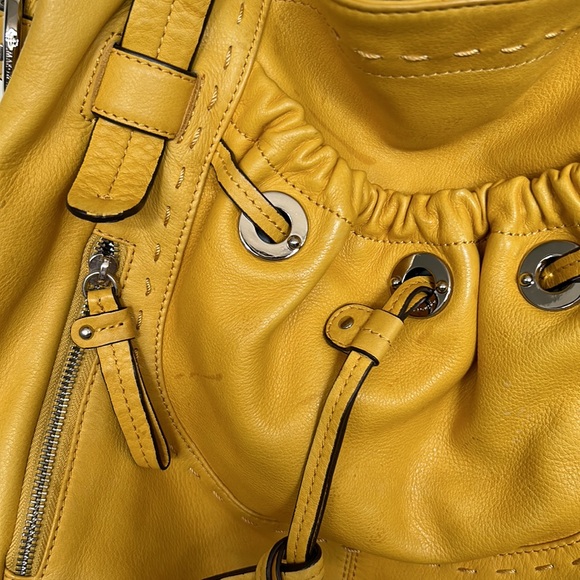 B Makowsky large hobo buttery leather hobo style purse - Picture 3 of 7